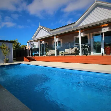 Aristaair- Poppies Luxury Villa